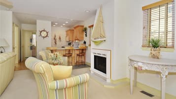 House, 3 Bedrooms | Living room