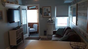 Condo, 2 Bedrooms | Living room