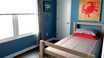 3 bedrooms, bed sheets