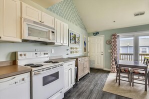 Private kitchen - 107r Dagsworthy St Unit C by Long & Foster (Dewey Beach)