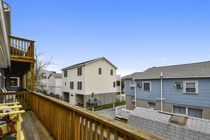 Condo, 3 chambres | Balcon