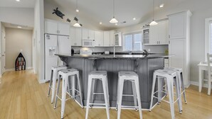 House, 6 Bedrooms | Private kitchen