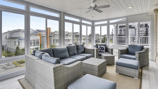 House, 6 Bedrooms | Living room