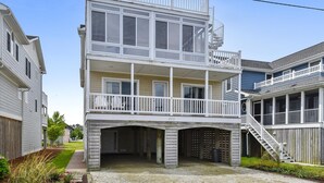 House, 6 Bedrooms | Exterior