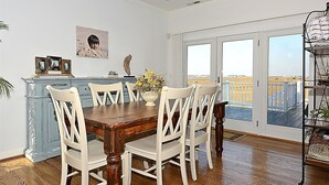 House, 4 Bedrooms | Private kitchen