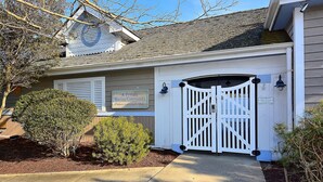House, 4 Bedrooms | Exterior