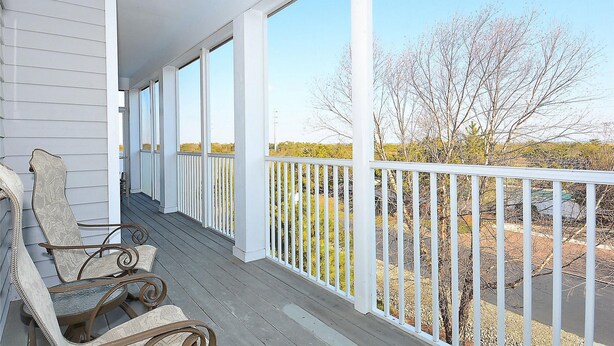 House, 4 Bedrooms | Balcony