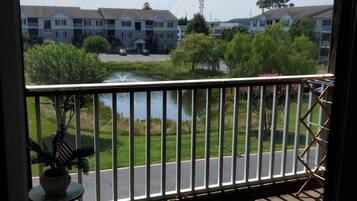 Condo, 2 Bedrooms | Exterior