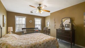 House, 3 Bedrooms | 3 bedrooms, individually decorated, individually furnished, bed sheets