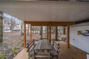 House, 3 Bedrooms | Balcony