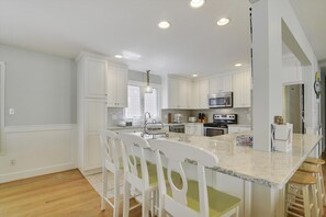 House, 6 Bedrooms | Private kitchen - 212 Maplewood Street Bethany by Long & Foster (Bethany Beach)