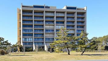 Condo, 2 Bedrooms | Exterior