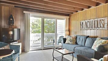 Townhome, 3 Bedrooms | Living room