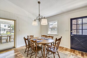 House, 3 Bedrooms | Dining