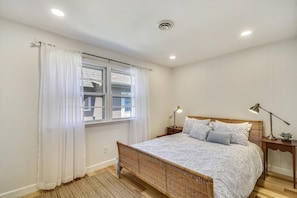 House, 3 Bedrooms | 3 bedrooms, individually decorated, individually furnished, bed sheets - 336 Hickman Street by Long & Foster (Rehoboth Beach)