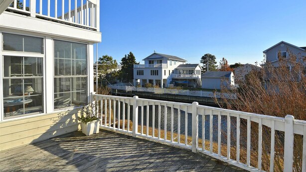 House, 4 Bedrooms | Balcony
