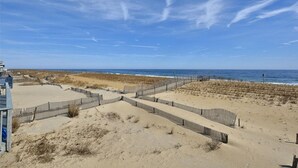 House, 5 Bedrooms | Beach - 1202 South Ocean Drive by Long & Foster (Bethany Beach)