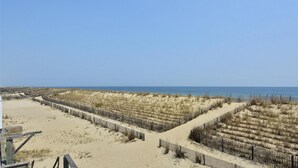 Unclassified image, 3 of 23, button - 706 S.ocean Dr. S.b. by Long & Foster (Bethany Beach)