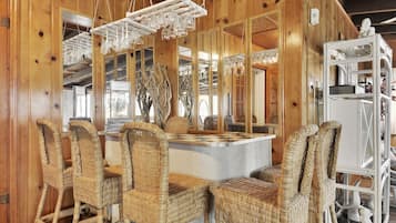 House, 3 Bedrooms | Private kitchen