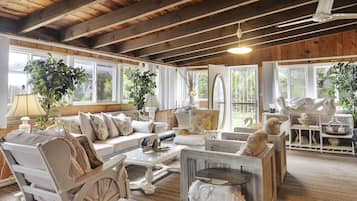 House, 3 Bedrooms | Living room