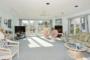 Townhouse, 3 kamar tidur | Ruang keluarga