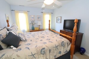 Townhome, 3 Bedrooms | 3 bedrooms, individually decorated, individually furnished, bed sheets