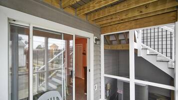 Townhome, 4 Bedrooms | 4 bedrooms, individually decorated, individually furnished, bed sheets