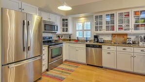 House, 5 Bedrooms | Private kitchen - 101 Elizabeth Ct S.b. by Long & Foster (Bethany Beach)