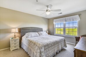 Condo, 2 habitaciones | 2 habitaciones, decoración personalizada y muebles diferentes 