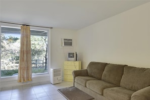 Townhome, 4 Bedrooms | Living room - Atlantic Watergate 49 39549 Dune Rd by Long & Foster (Bethany Beach)