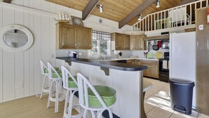 Casa, 5 habitaciones | Cocina privada