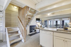 Private kitchen - Atlantic Watergate #17 by Long & Foster (Bethany Beach)