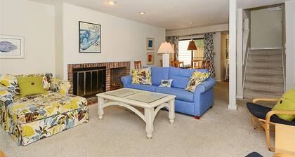 Bethany Proper Azalea Ct 303c by Long & Foster