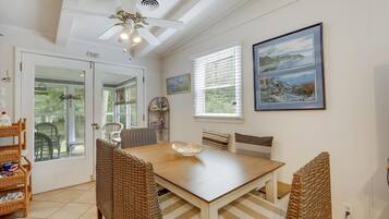 House, 3 Bedrooms | Dining