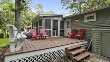 House, 3 Bedrooms | Balcony