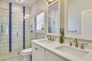 Condo, 4 habitaciones | Baño | Toallas 