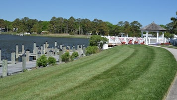 Dock