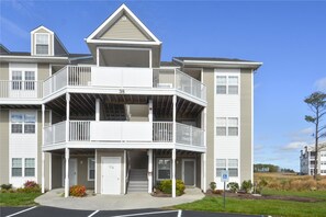 Condo, 2 Bedrooms | Exterior