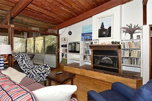 House, Multiple Beds | Living room
