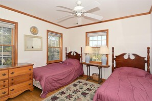 House, Multiple Beds | 7 bedrooms, individually decorated, individually furnished, bed sheets