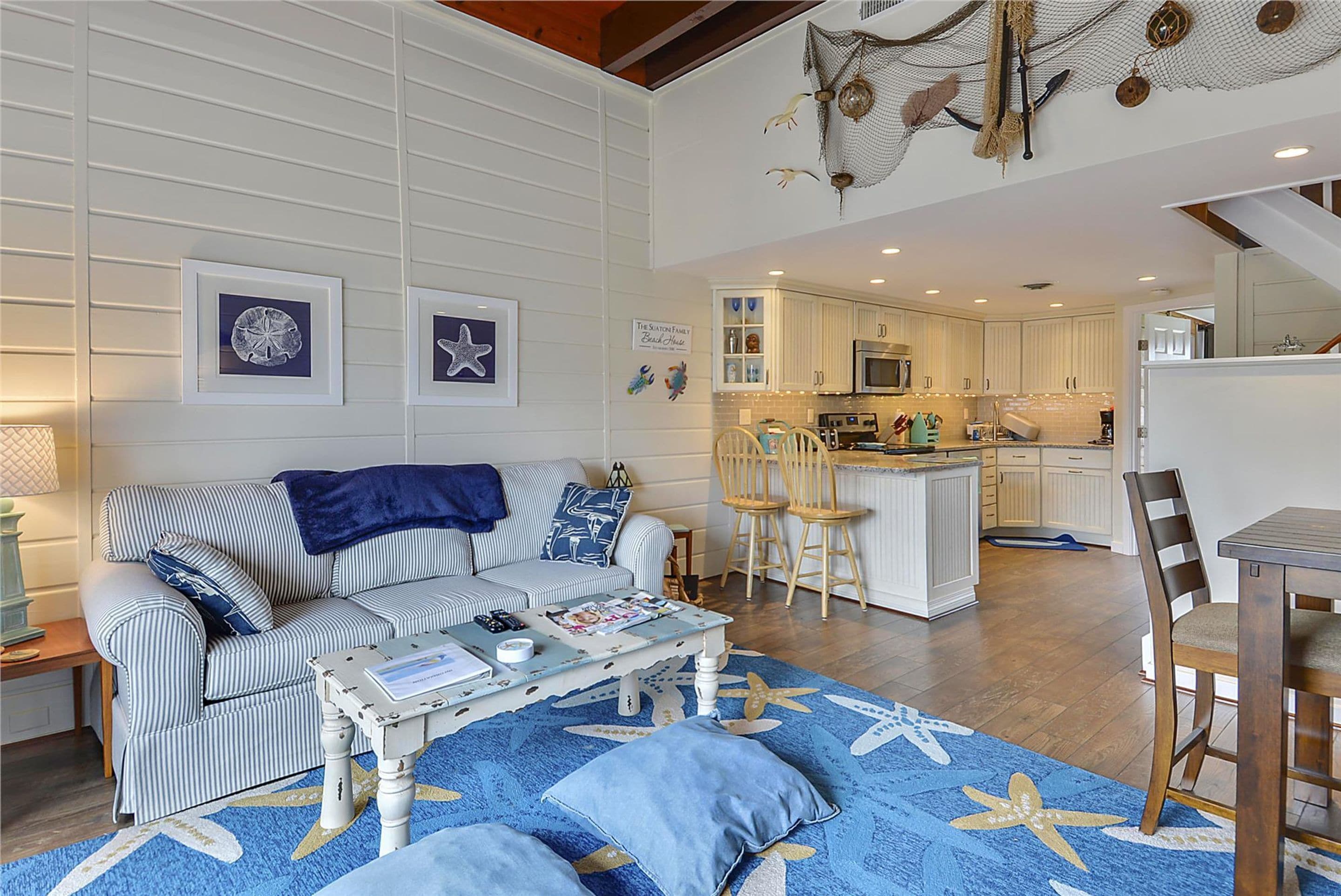 Townhome, 5 Bedrooms | Living room