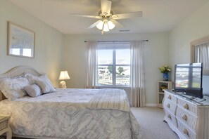Condo, 2 Bedrooms