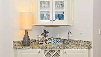 Condo, 3 Bedrooms | Private kitchen