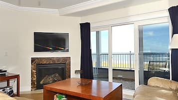 Kondominium, 3 kamar tidur | Ruang keluarga