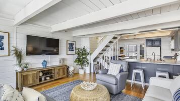 Townhome, 4 Bedrooms | Living room