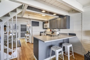 Townhome, 4 Bedrooms | Private kitchen