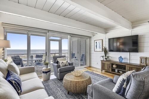 Atlantic Watergate 16 by Long & Foster