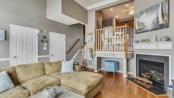 Townhome, 4 Bedrooms | Living room