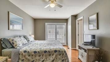 Townhome, 4 Bedrooms | 4 bedrooms, individually decorated, individually furnished, free WiFi