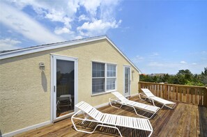 Casa, 6 habitaciones | Balcón